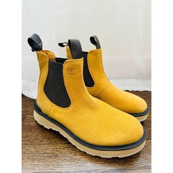Sorel NWOT Hi Line Chelsea Ankle Boots - Picture 3 of 11
